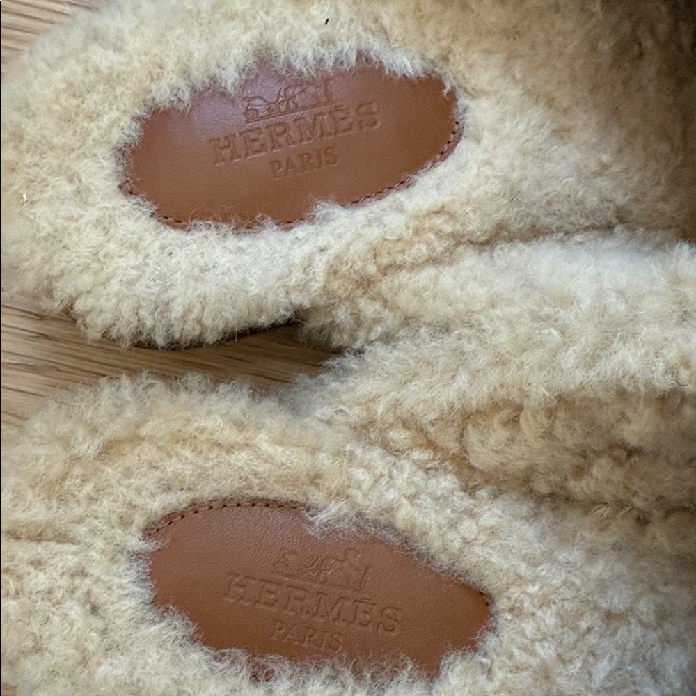 Hermès Cream Suede Shearling Slippers - Picture 6 of 13